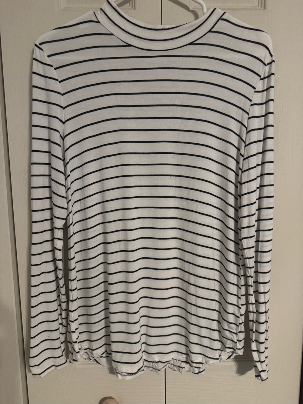 Striped Long-Sleeve Crewneck Top - White/Black